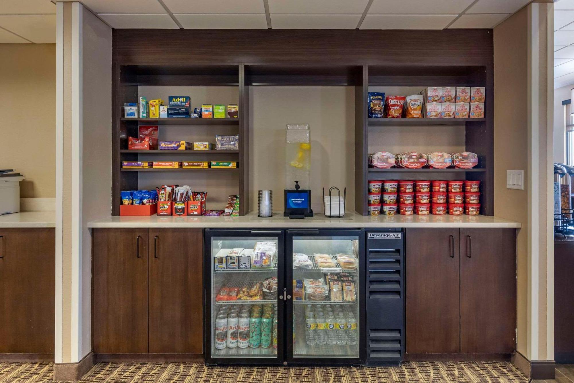 Comfort Inn & Suites Gateway To Glacier National Park Shelby Εξωτερικό φωτογραφία