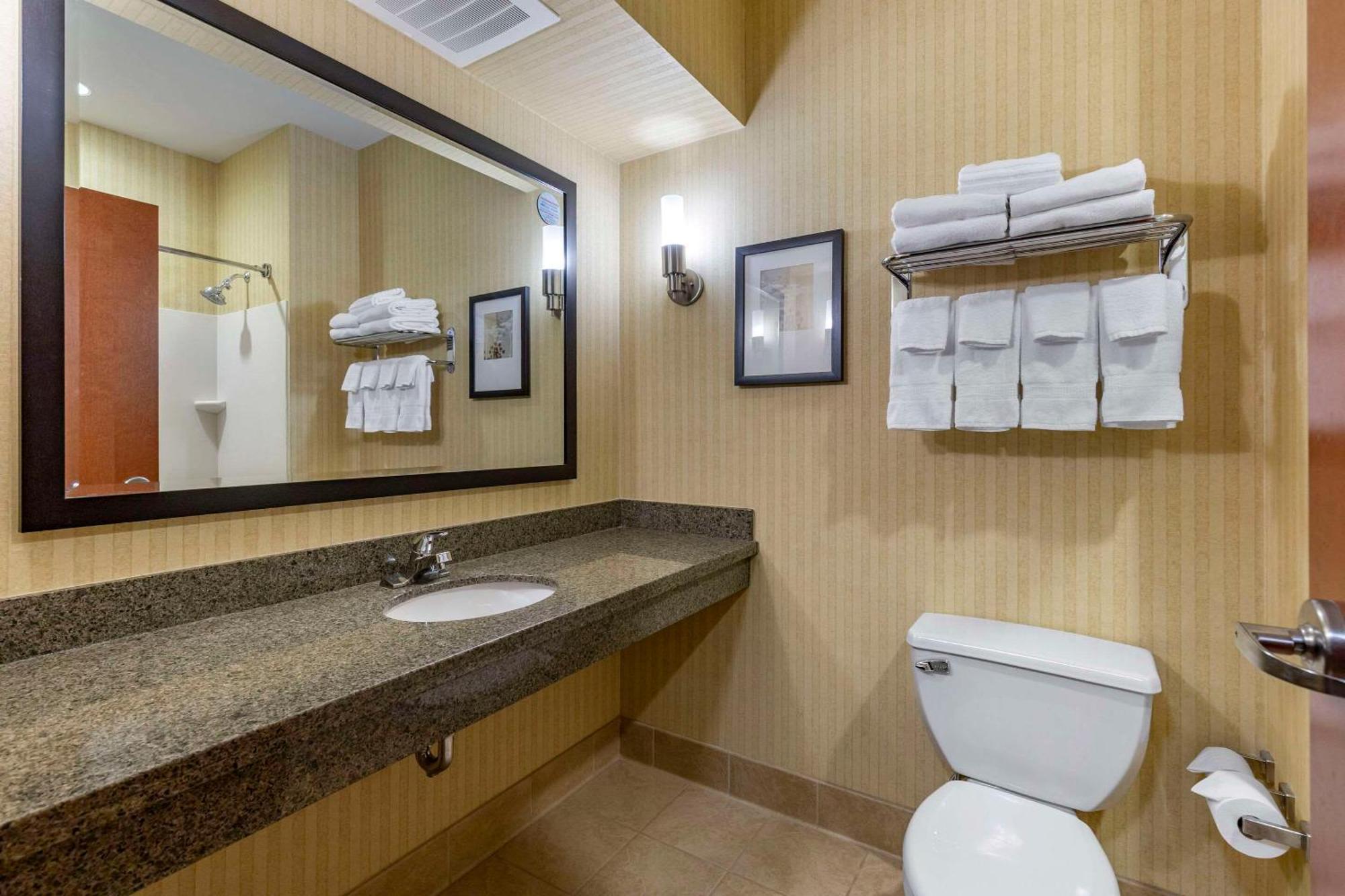 Comfort Inn & Suites Gateway To Glacier National Park Shelby Εξωτερικό φωτογραφία